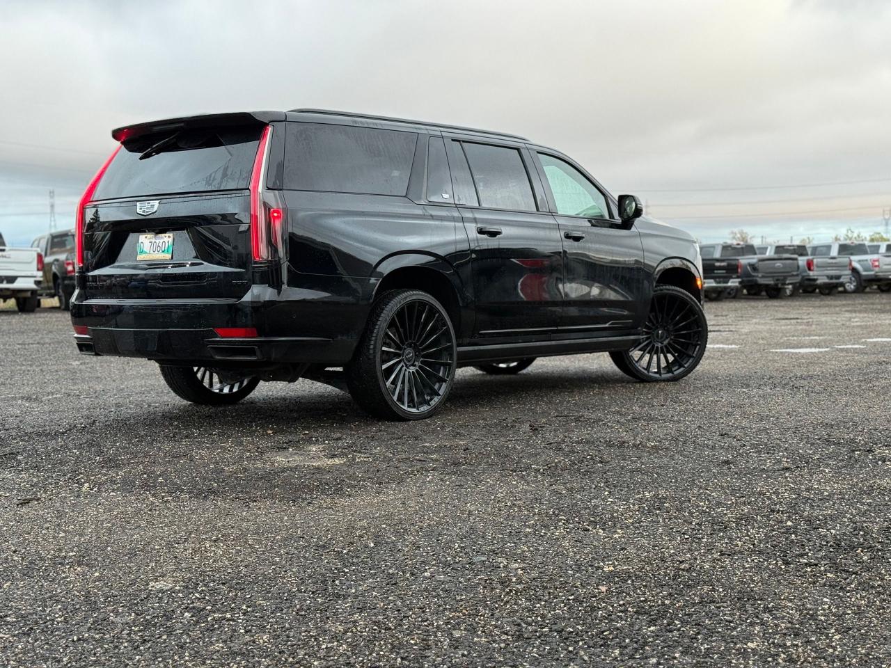 2022 Cadillac Escalade ESV Sport Platinum - Photo #5