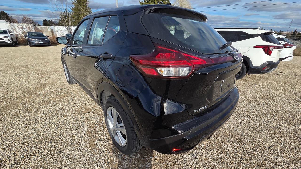 2025 Nissan Kicks S Photo