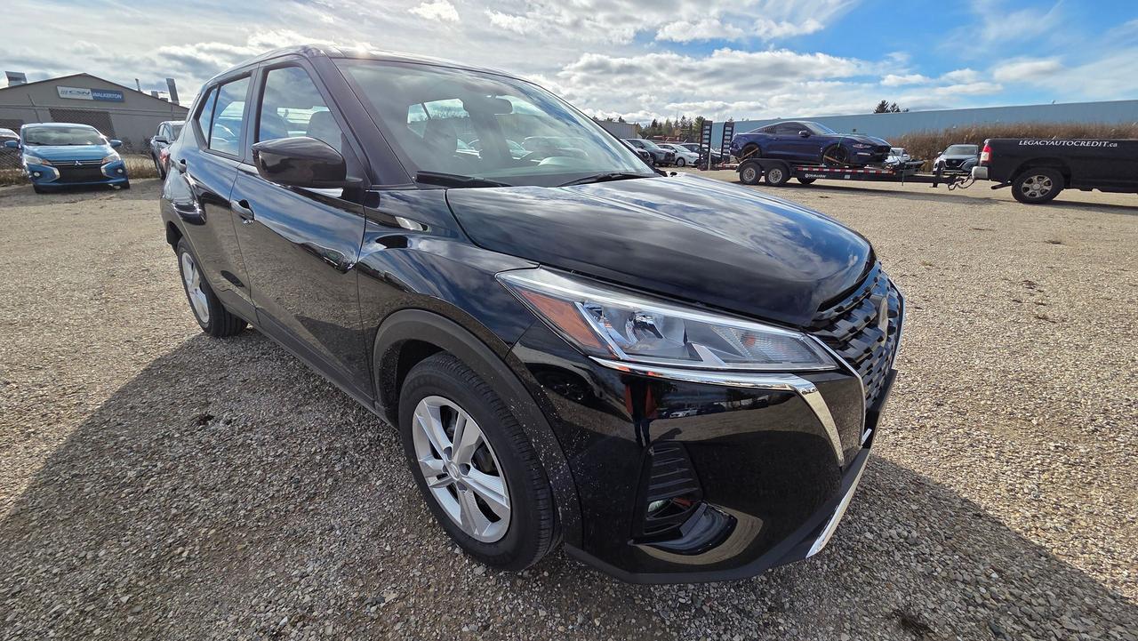 2025 Nissan Kicks S Photo