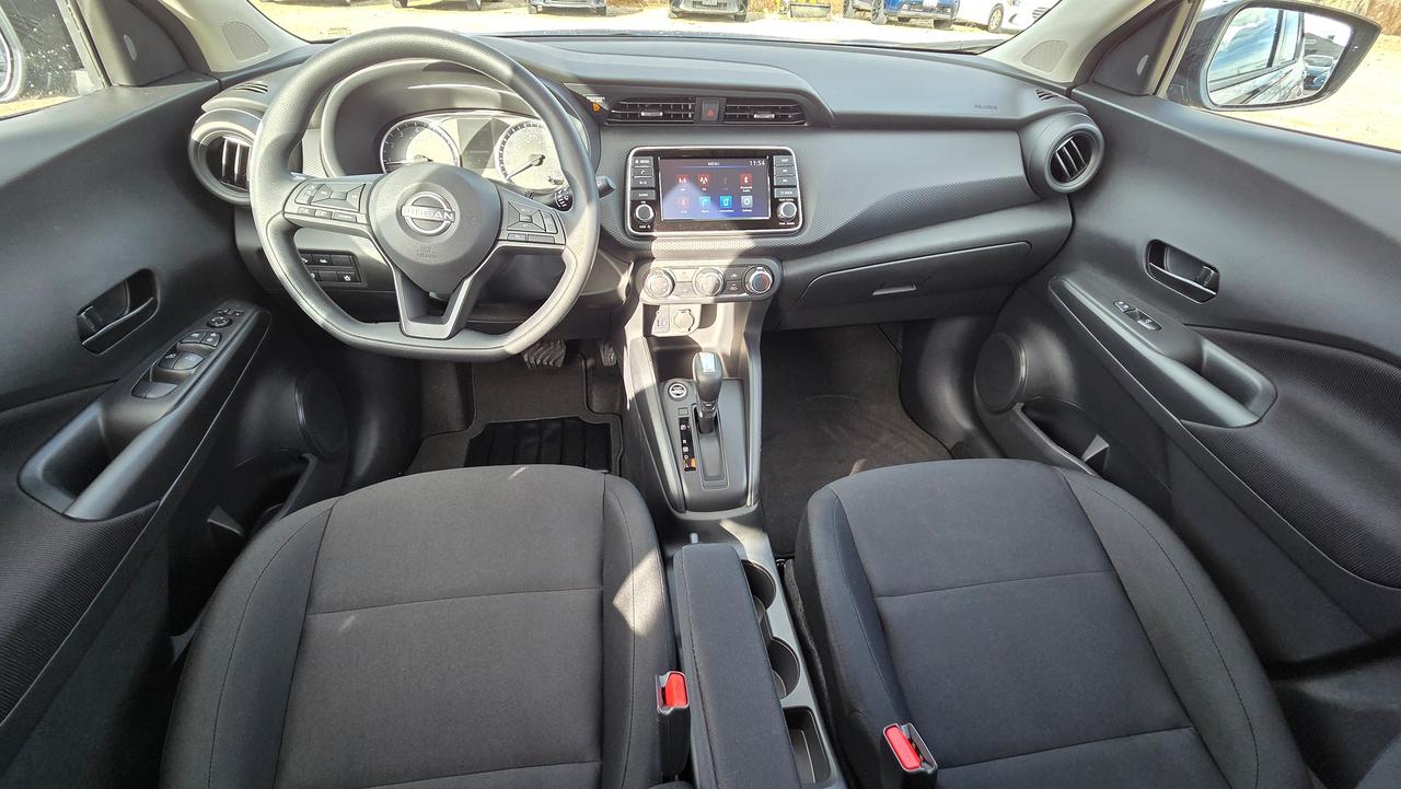 2025 Nissan Kicks S Photo