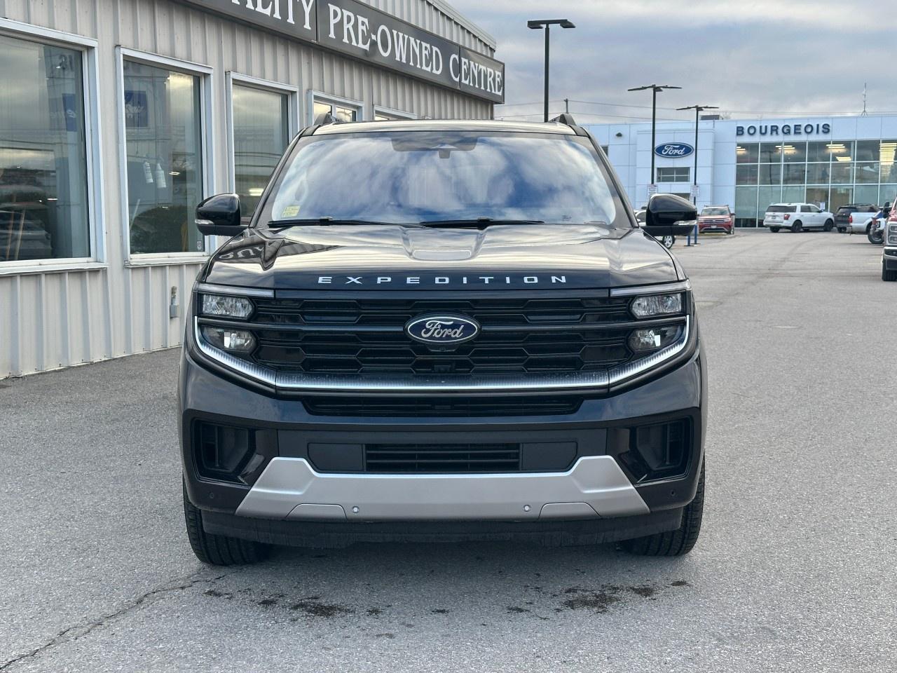 2025 Ford Expedition Platinum Max 4X4 Photo2