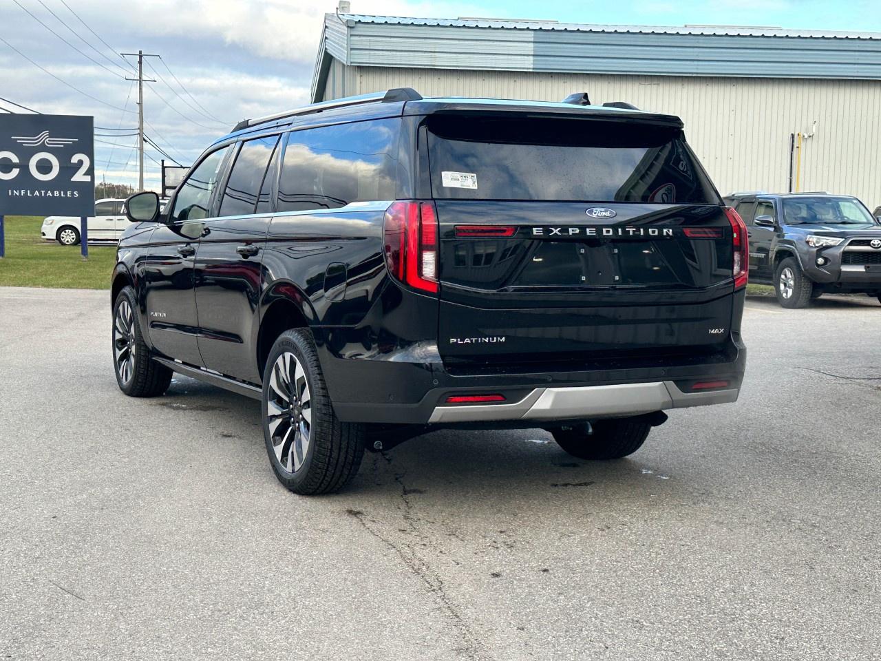 2025 Ford Expedition Platinum Max 4X4 Photo