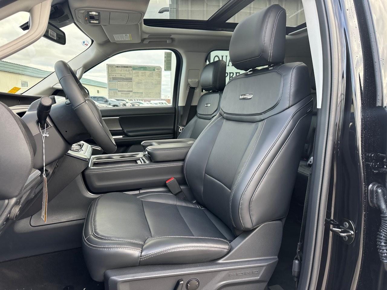 2025 Ford Expedition Platinum Max 4X4 Photo