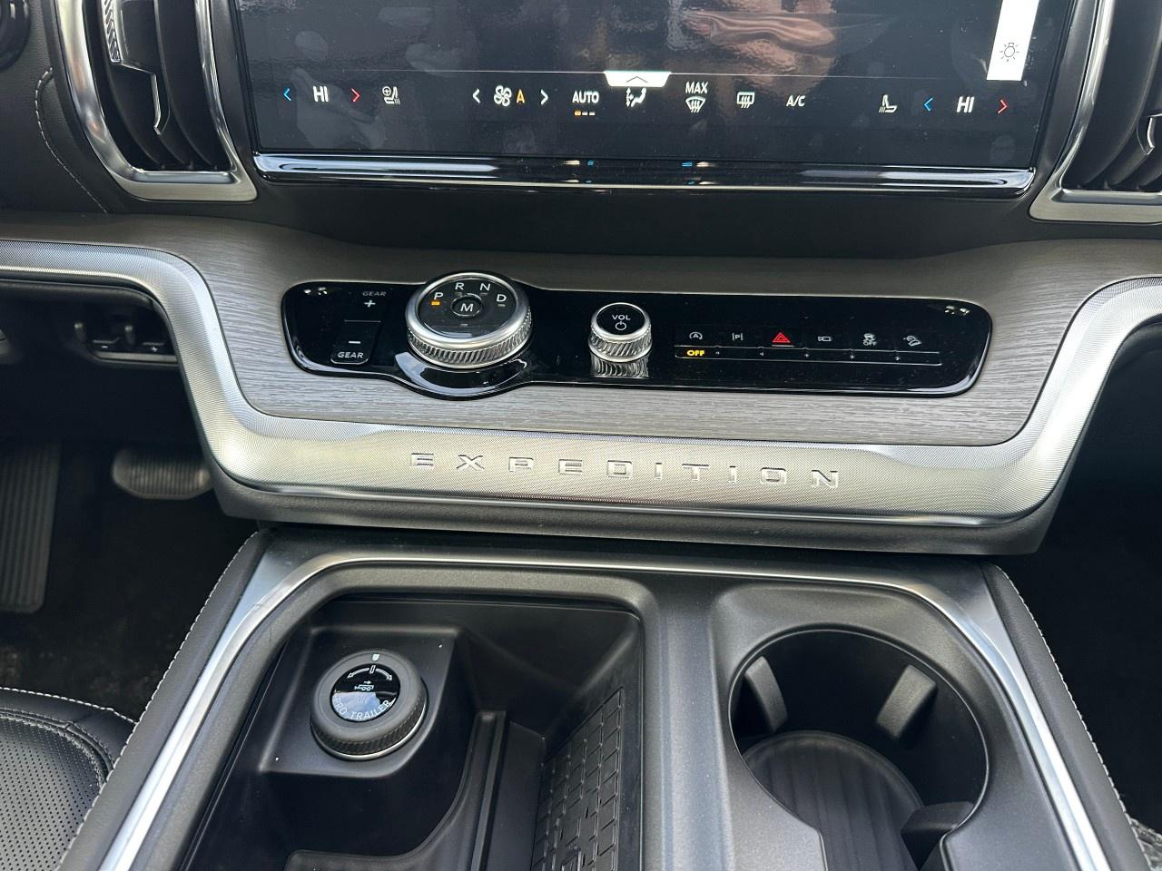 2025 Ford Expedition Platinum Max 4X4 Photo