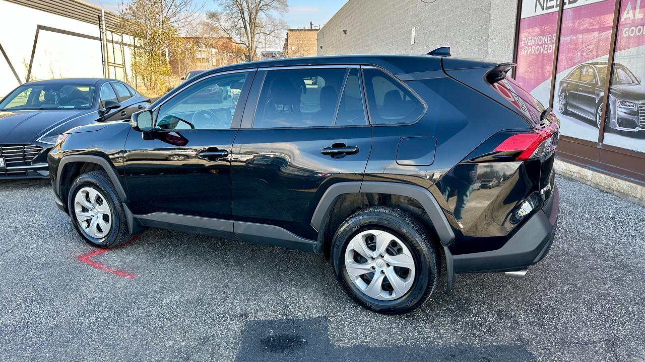 2022 Toyota RAV4 LE | NO ACCIDENTS | HEATED SEATS | BACK UP CAM Photo
