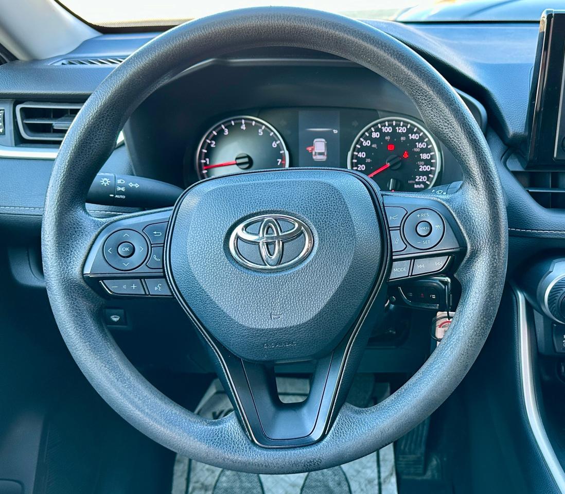 2022 Toyota RAV4 LE | NO ACCIDENTS | HEATED SEATS | BACK UP CAM Photo