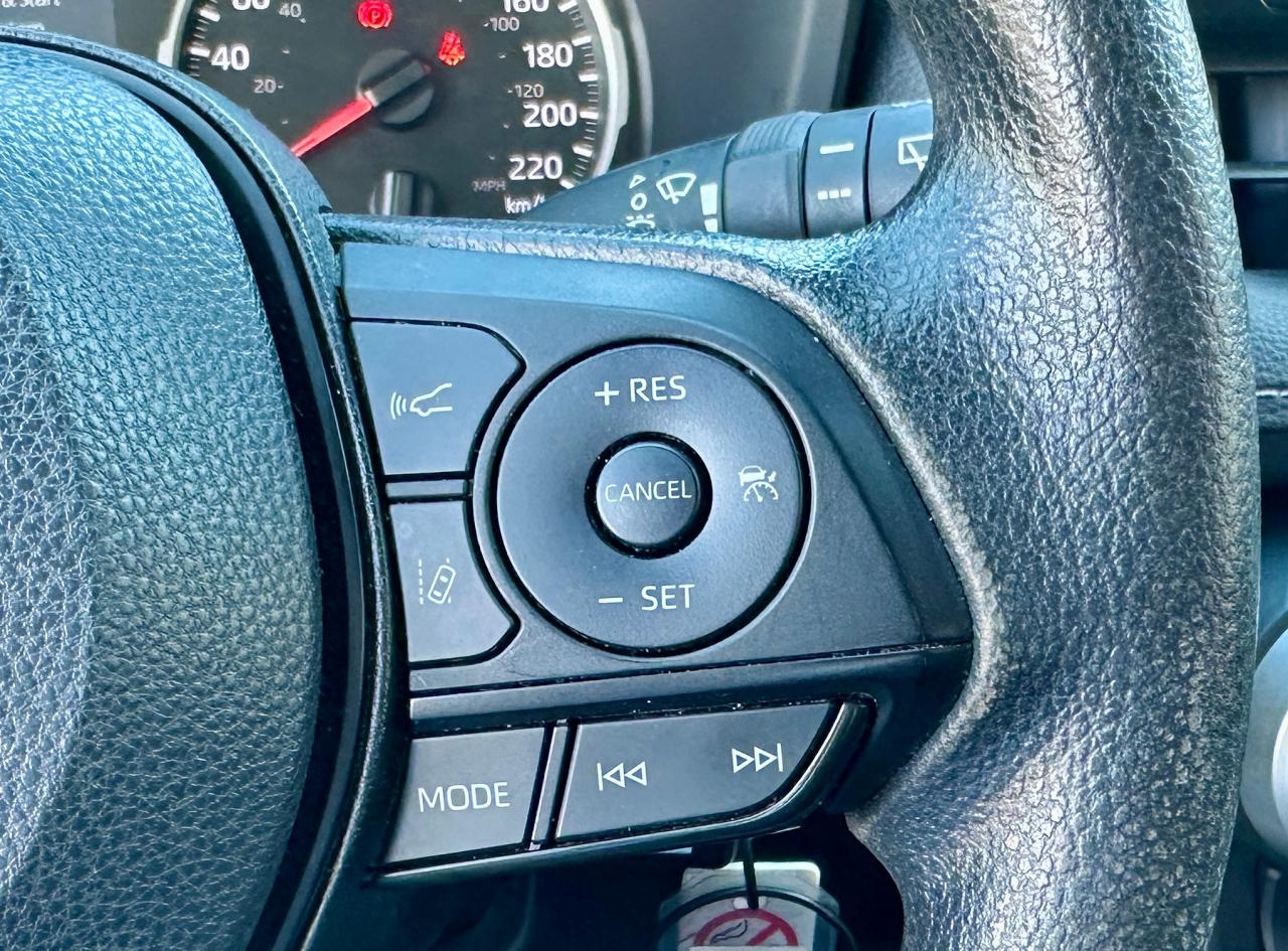 2022 Toyota RAV4 LE | NO ACCIDENTS | HEATED SEATS | BACK UP CAM Photo
