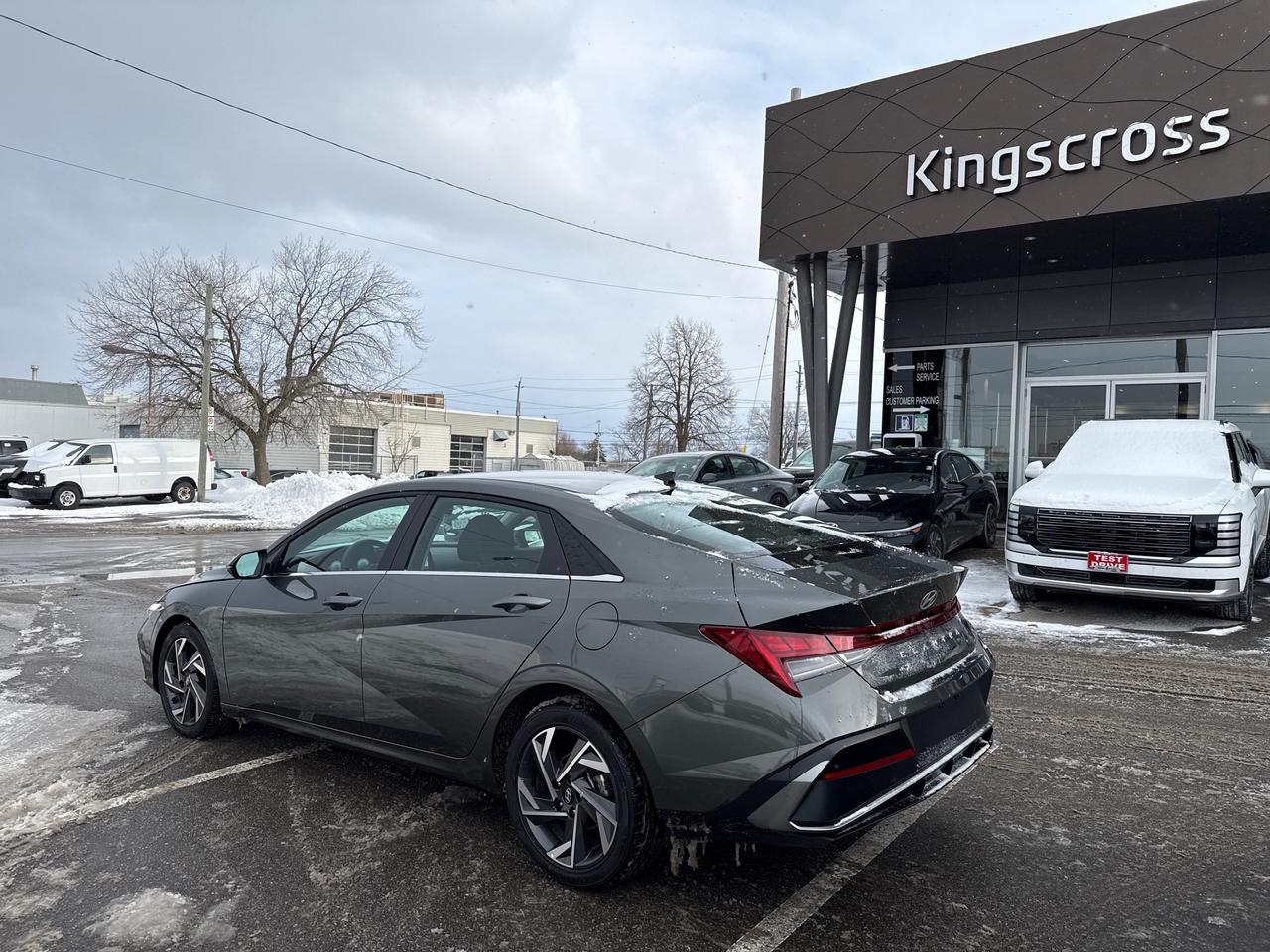 2025 Hyundai Elantra Luxury Photo2
