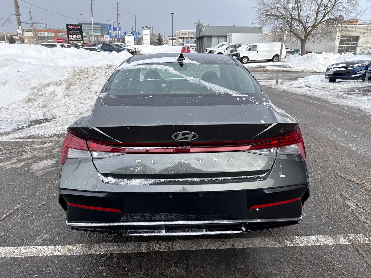 2025 Hyundai Elantra Luxury Photo
