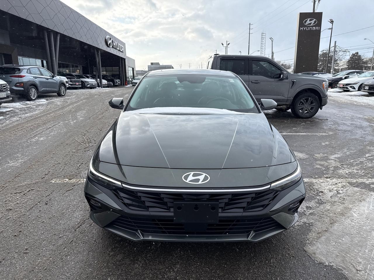 2025 Hyundai Elantra Luxury Photo