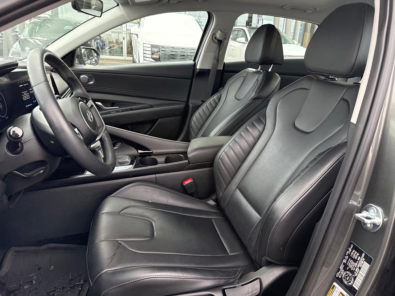 2025 Hyundai Elantra Luxury Photo
