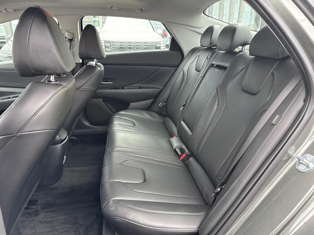 2025 Hyundai Elantra Luxury Photo