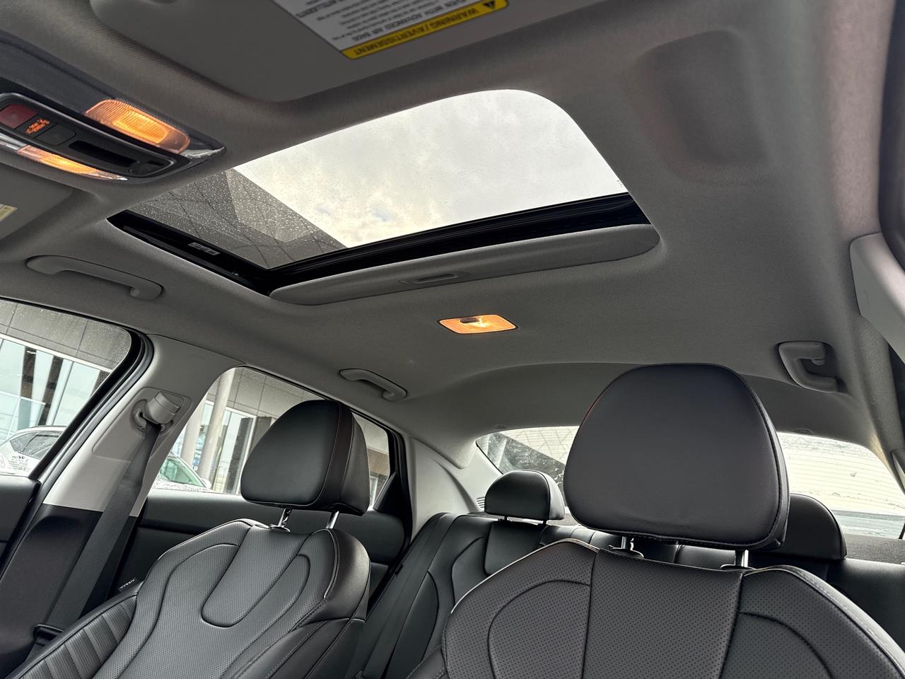 2025 Hyundai Elantra Luxury Photo