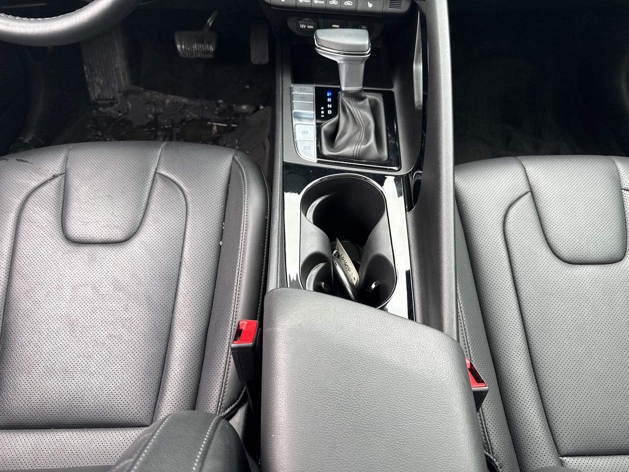 2025 Hyundai Elantra Luxury Photo