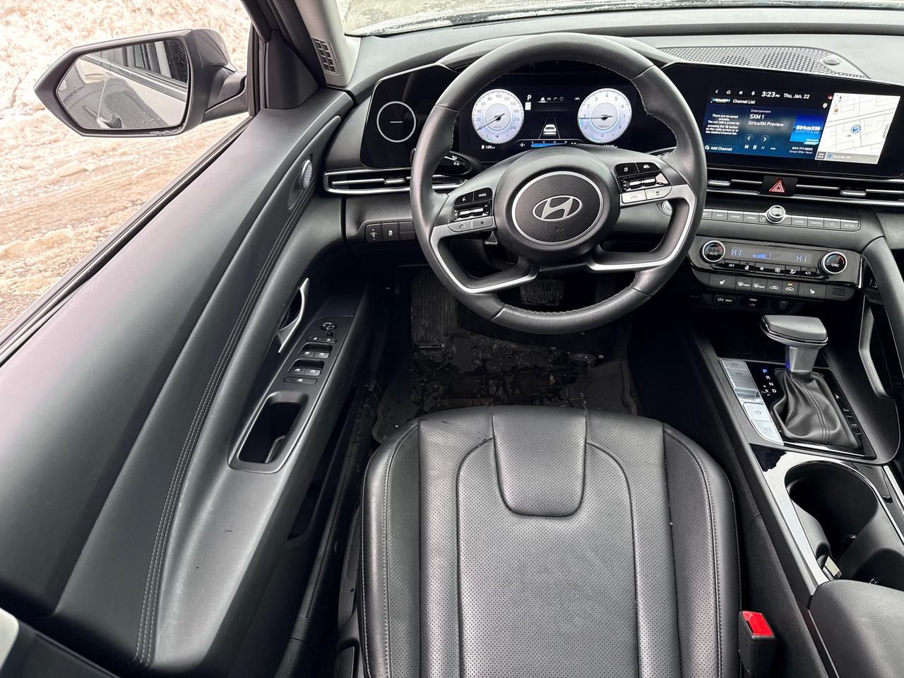 2025 Hyundai Elantra Luxury Photo