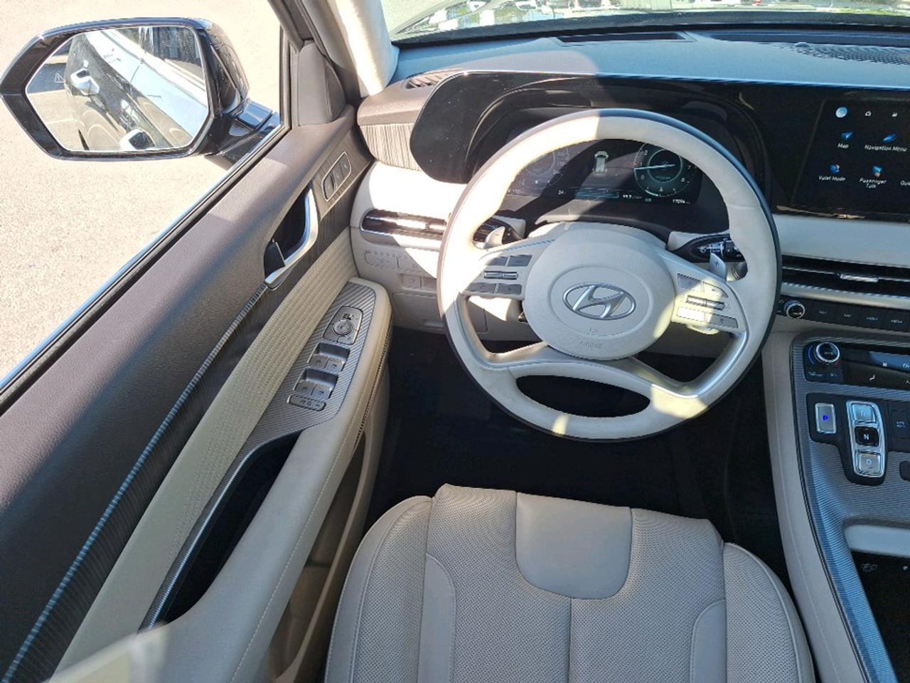 2025 Hyundai PALISADE Ultimate Calligraphy w/Beige Interior Photo