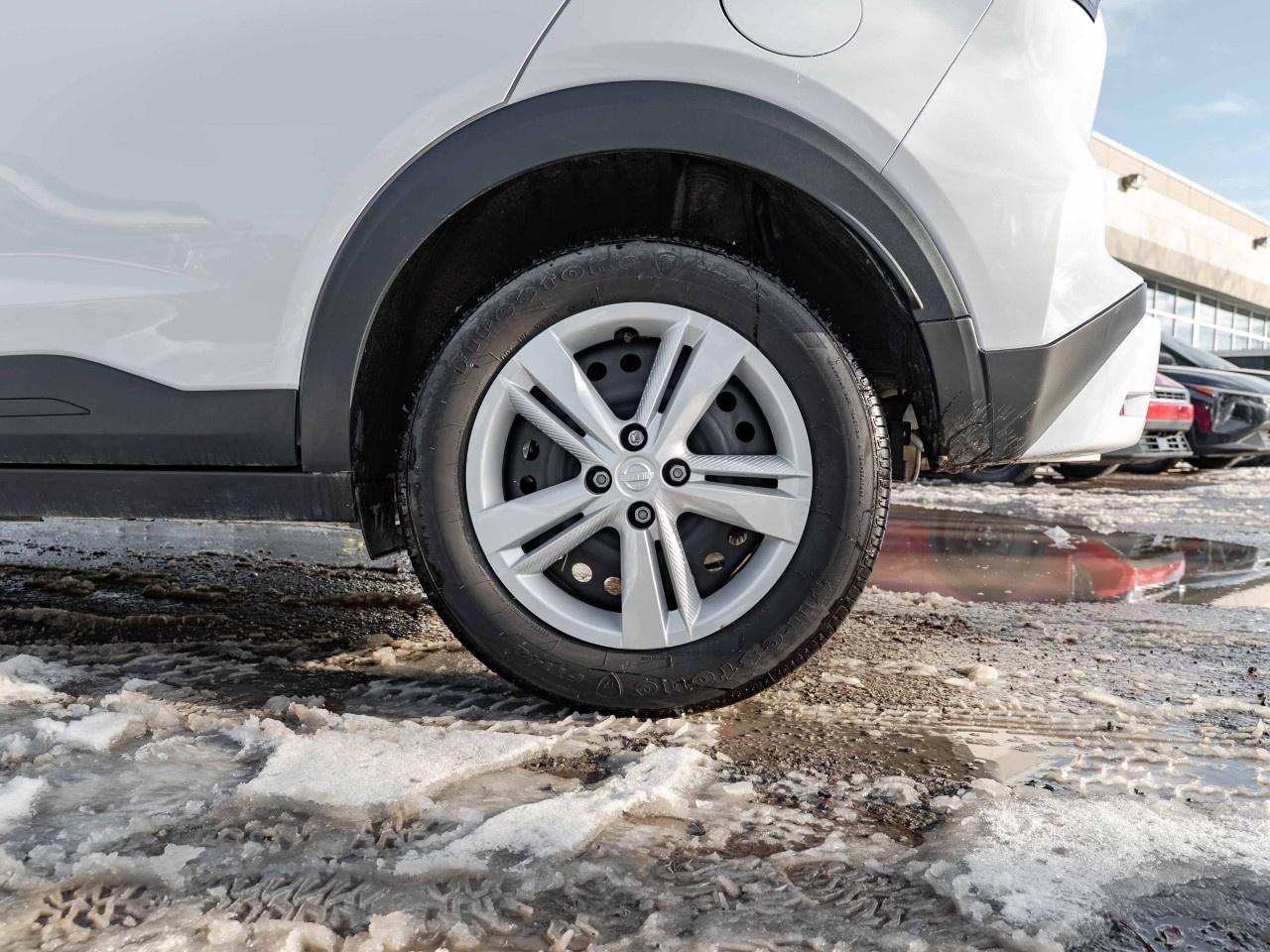 2025 Nissan Kicks Play S FWD Photo