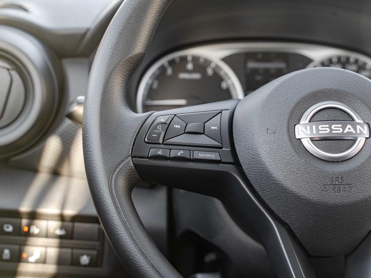 2025 Nissan Kicks Play S FWD Photo