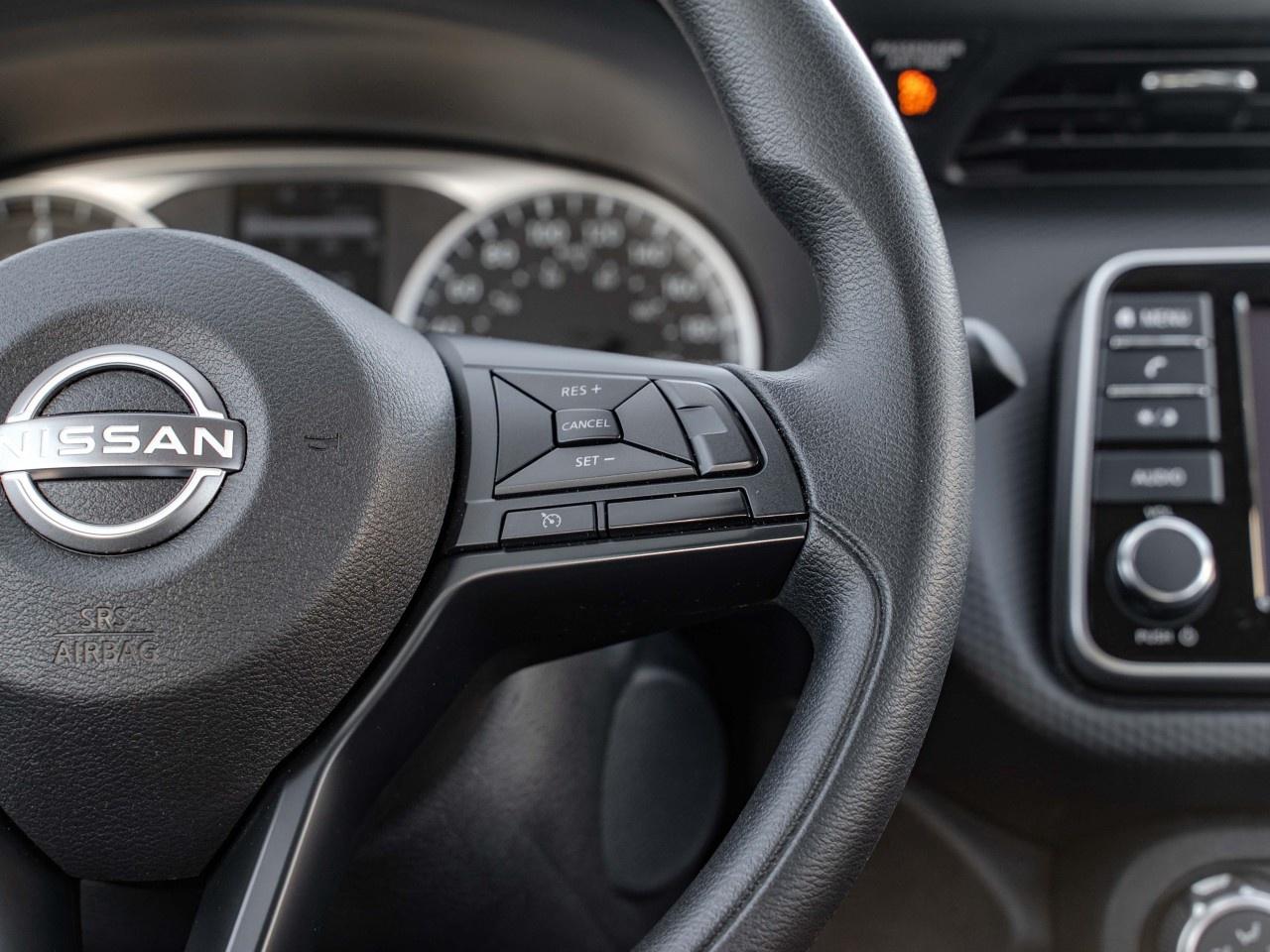 2025 Nissan Kicks Play S FWD Photo