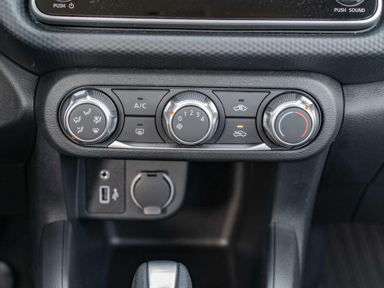 2025 Nissan Kicks Play S FWD Photo