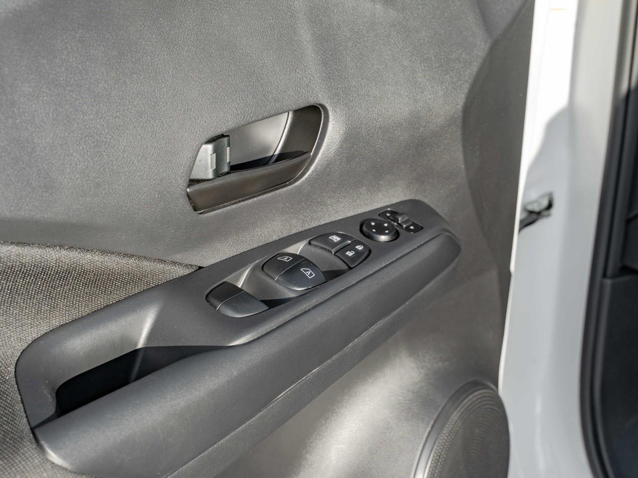 2025 Nissan Kicks Play S FWD Photo