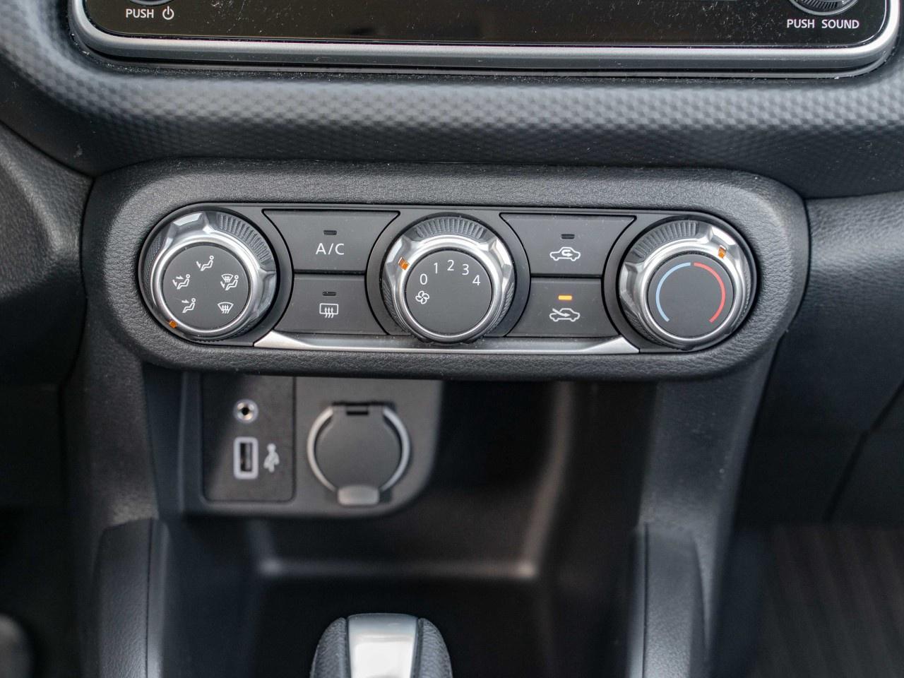 2025 Nissan Kicks Play S FWD Photo