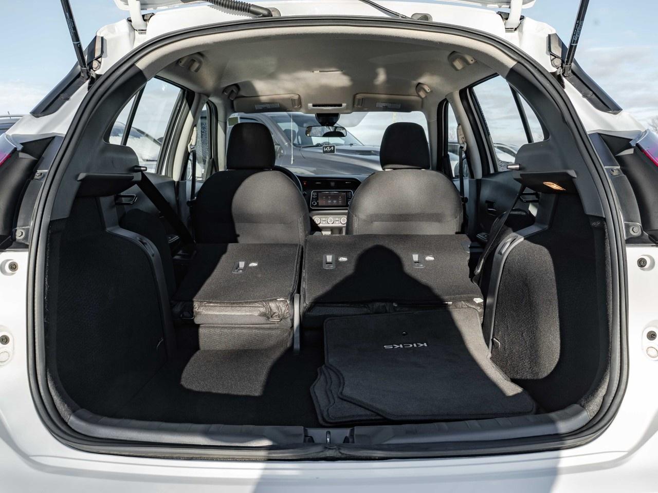 2025 Nissan Kicks Play S FWD Photo