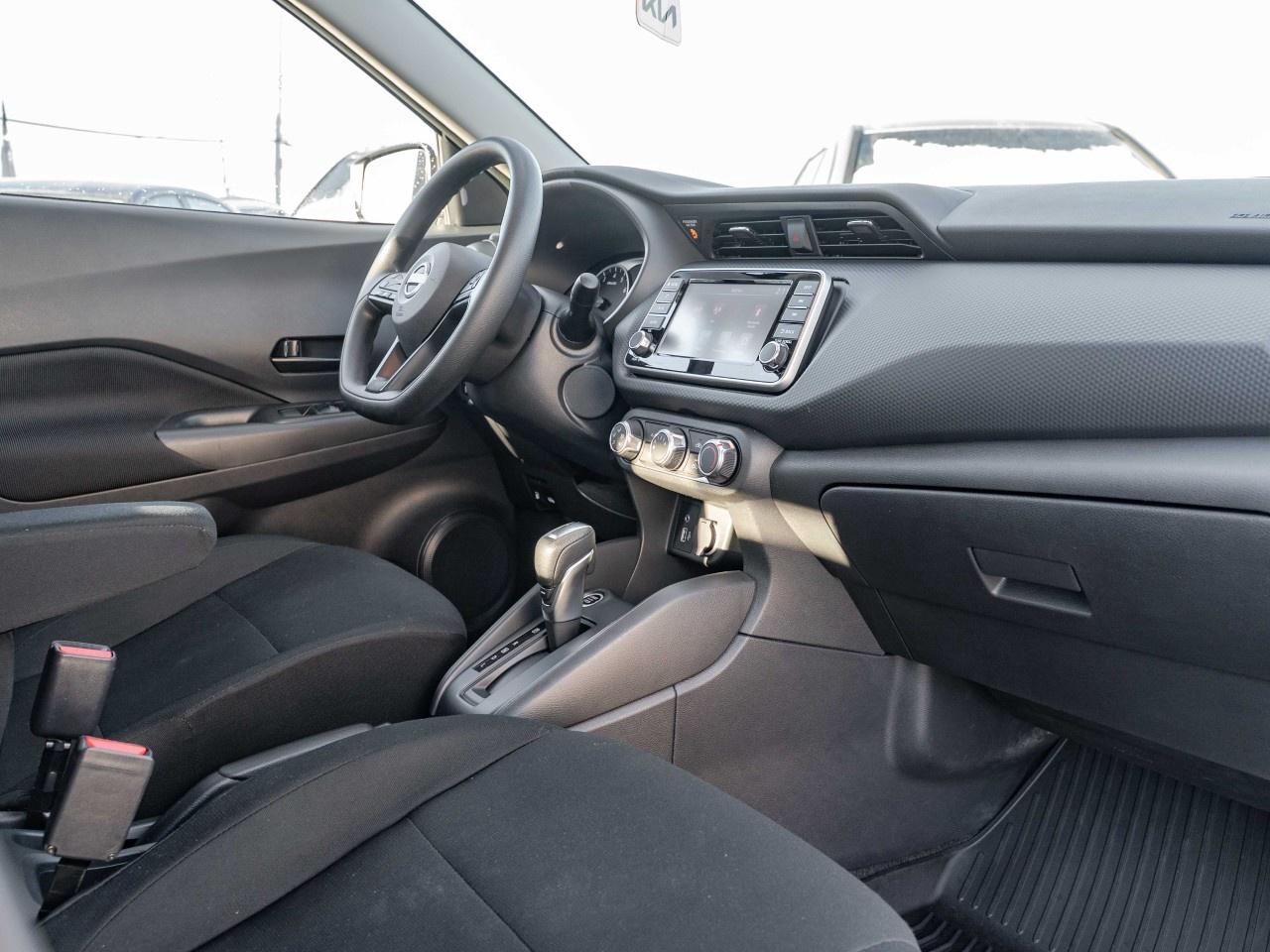 2025 Nissan Kicks Play S FWD Photo