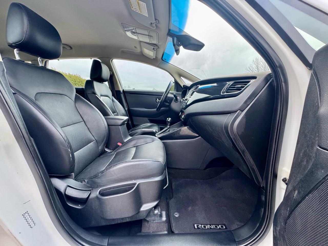 2014 Kia Rondo EX - Photo #4