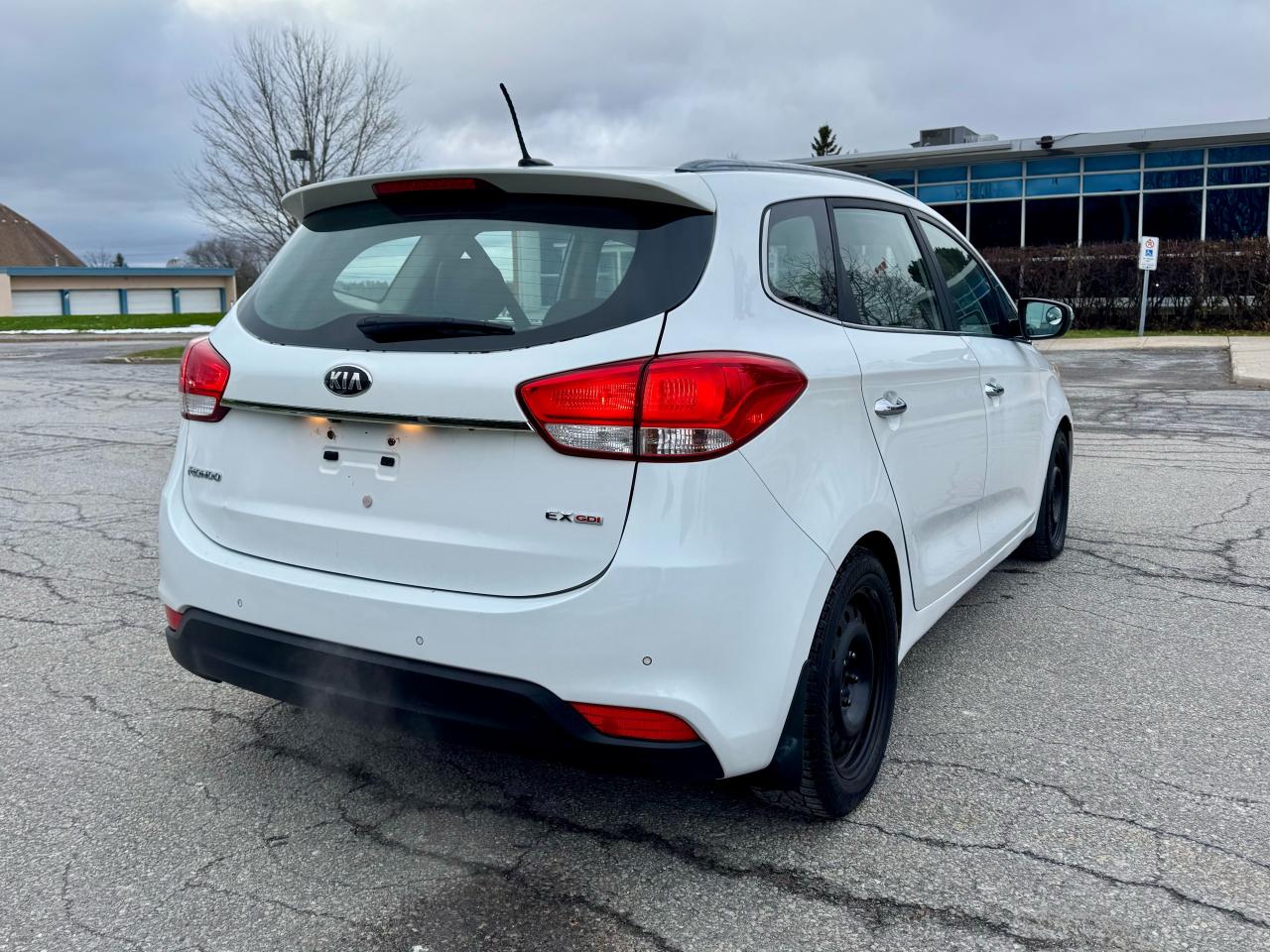 2014 Kia Rondo EX - Photo #15