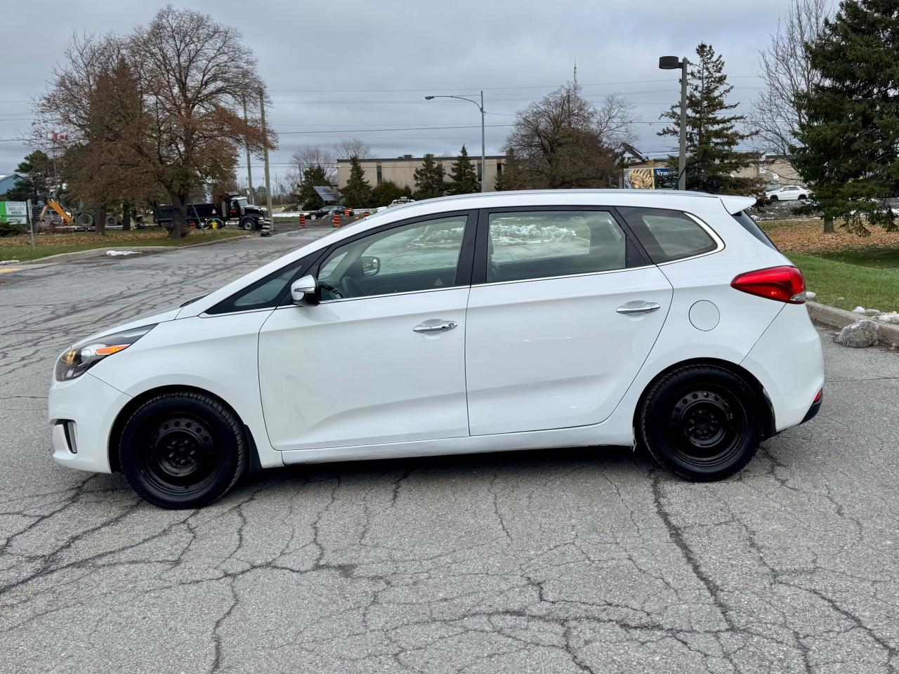 2014 Kia Rondo EX Photo4