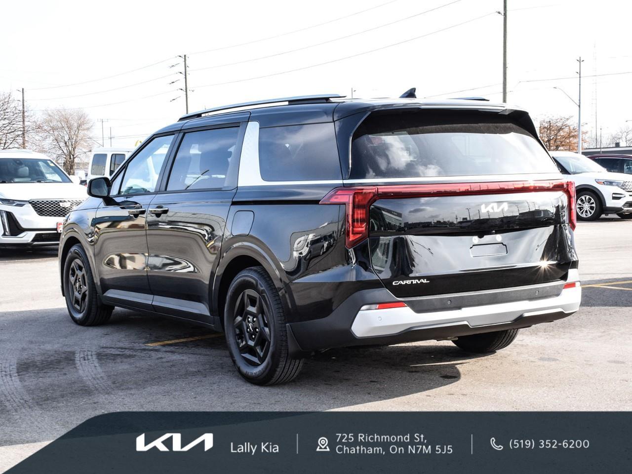 2026 Kia Carnival LX+ New Arrival | Clean CarFax | Low KMs | 8 Pass. | Cloth Heated Seats Photo