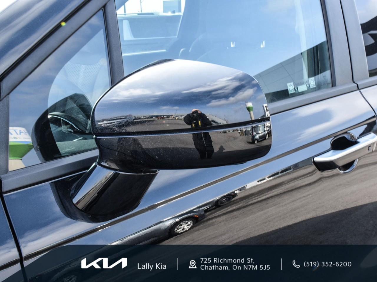 2026 Kia Carnival LX+ New Arrival | Clean CarFax | Low KMs | 8 Pass. | Cloth Heated Seats Photo