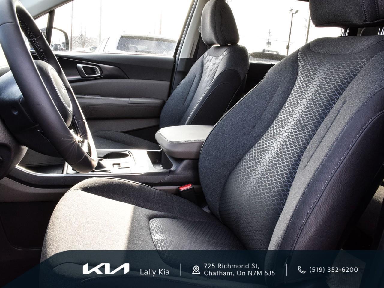 2026 Kia Carnival LX+ New Arrival | Clean CarFax | Low KMs | 8 Pass. | Cloth Heated Seats Photo