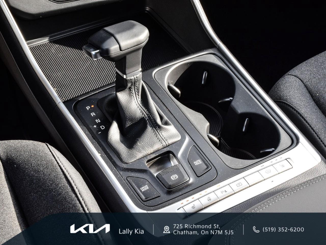 2026 Kia Carnival LX+ New Arrival | Clean CarFax | Low KMs | 8 Pass. | Cloth Heated Seats Photo