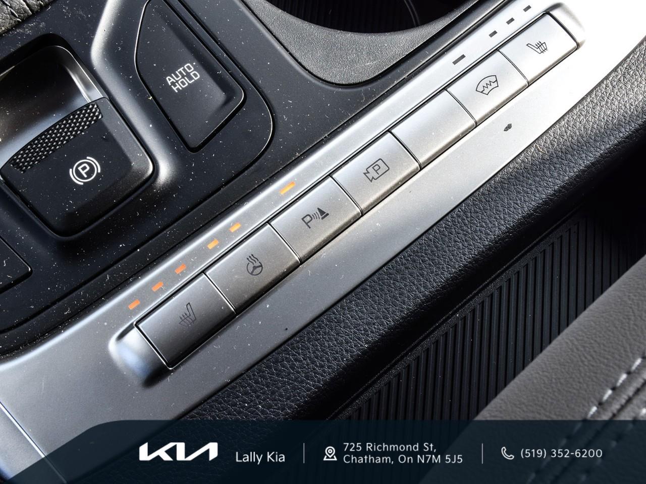 2026 Kia Carnival LX+ New Arrival | Clean CarFax | Low KMs | 8 Pass. | Cloth Heated Seats Photo