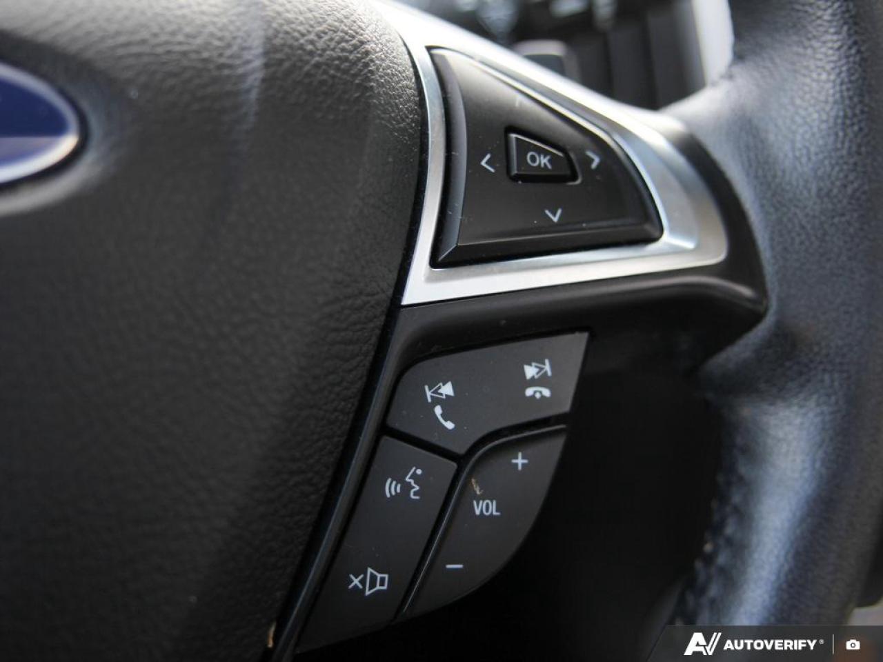 2020 Ford Edge SEL Navigation & Moonroof Photo