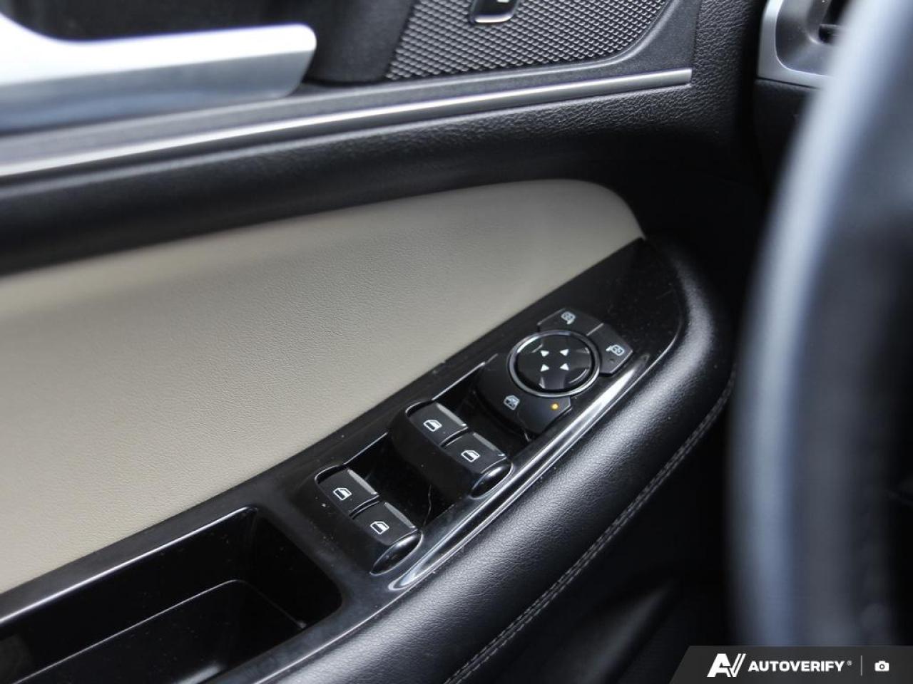 2020 Ford Edge SEL Navigation & Moonroof Photo