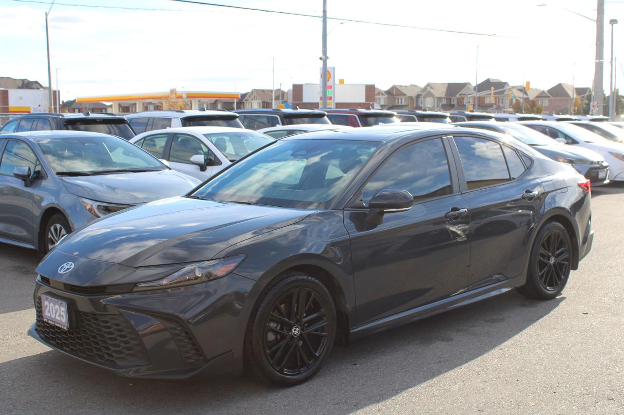 2025 Toyota Camry SE Hybrid Photo2