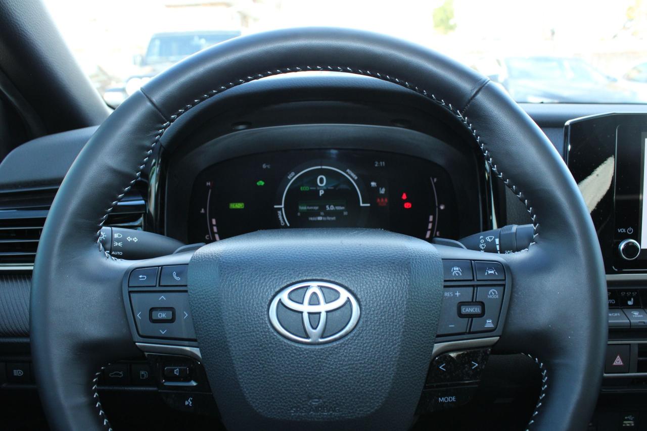 2025 Toyota Camry SE Hybrid - Photo #7