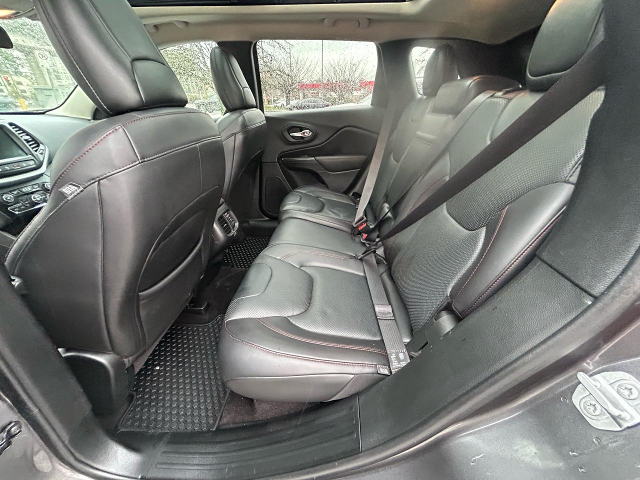 2016 Jeep Cherokee Trailhawk - Photo #10