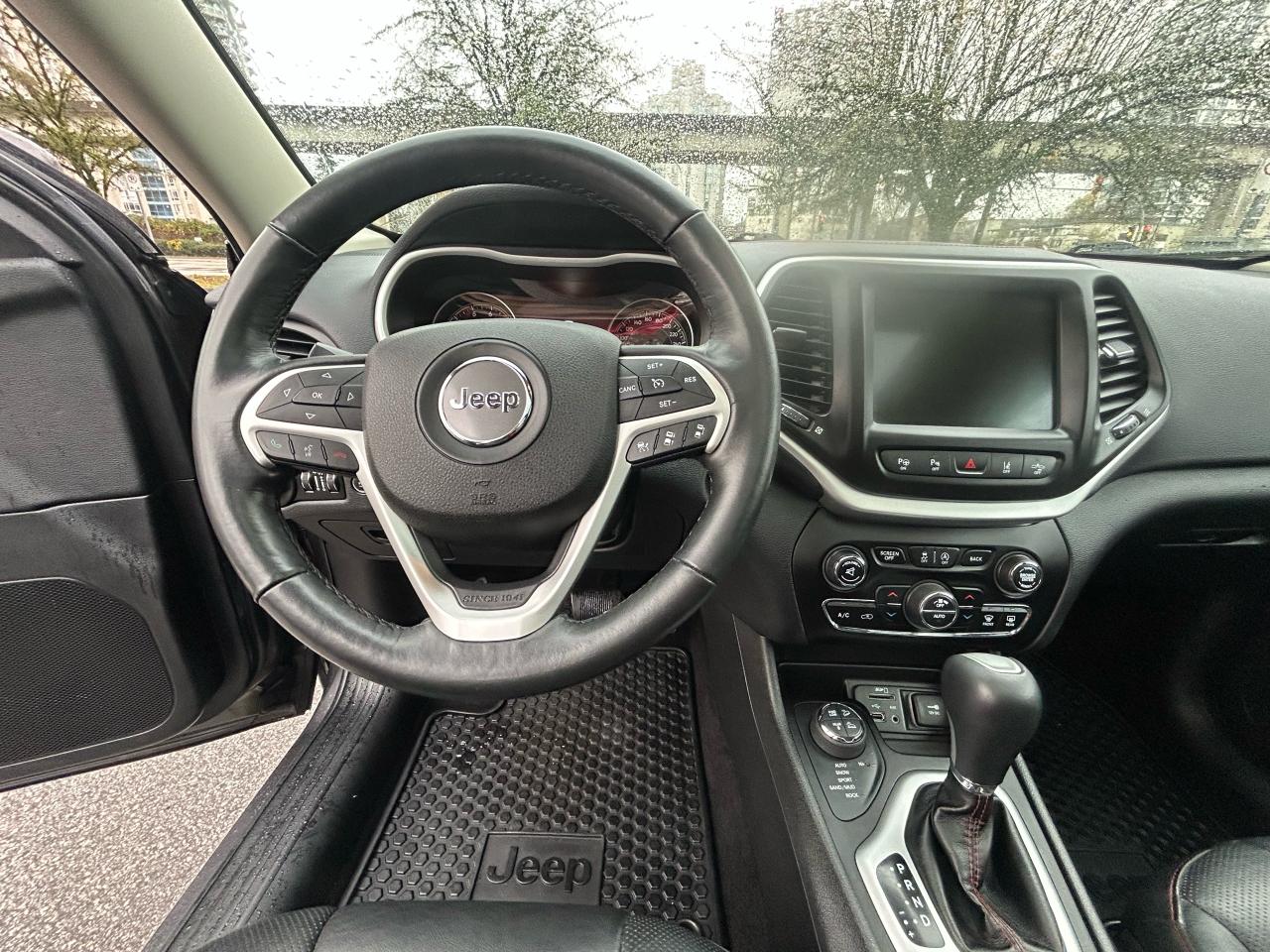 2016 Jeep Cherokee Trailhawk - Photo #11