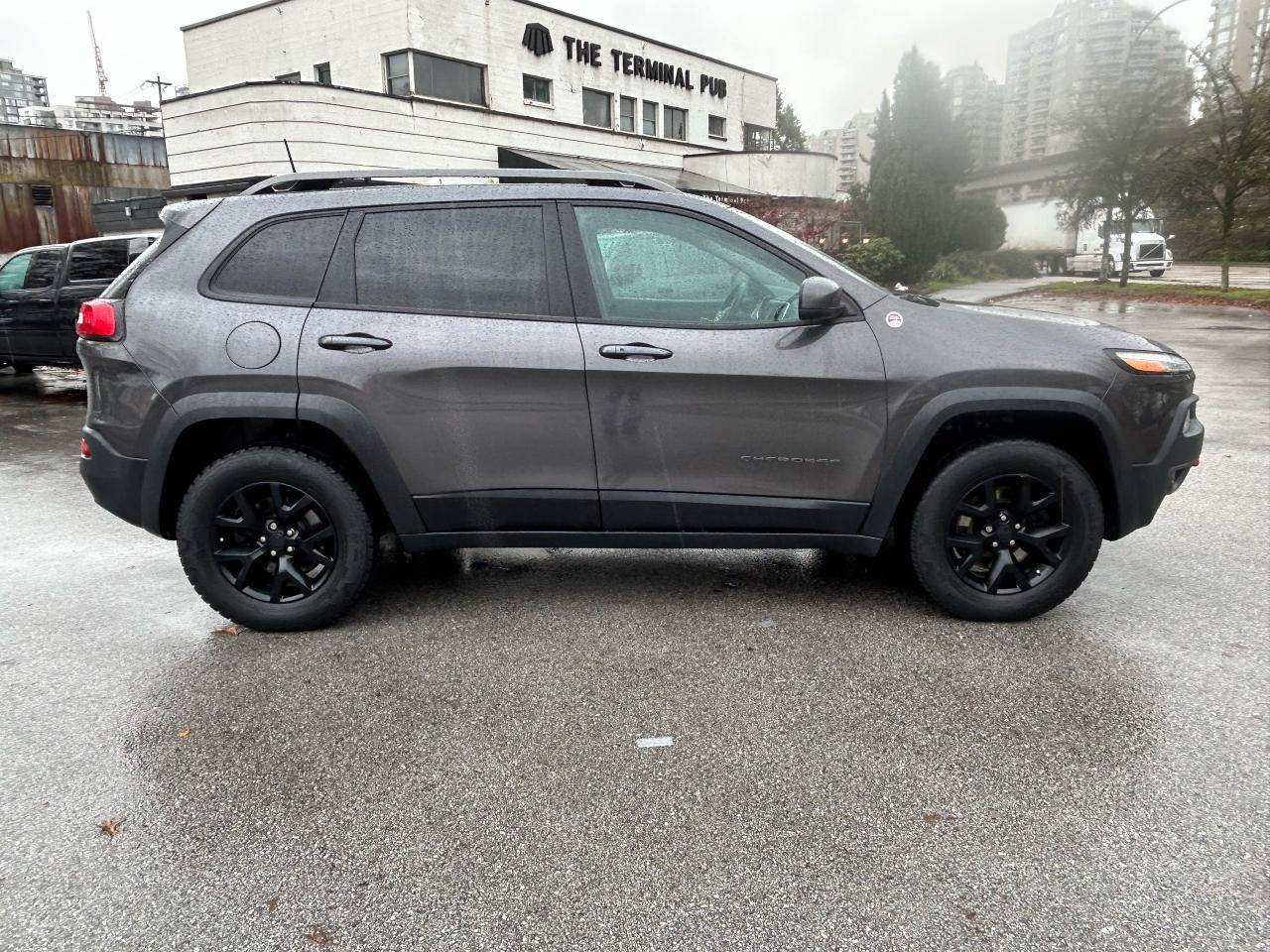 2016 Jeep Cherokee Trailhawk - Photo #5