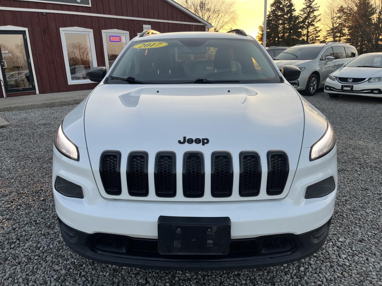 2017 Jeep Cherokee Sport Photo