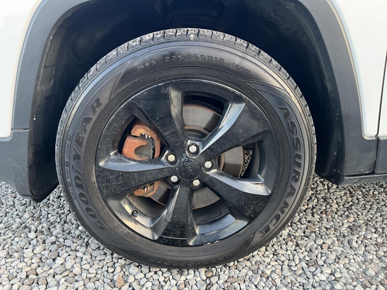 2017 Jeep Cherokee Sport Photo