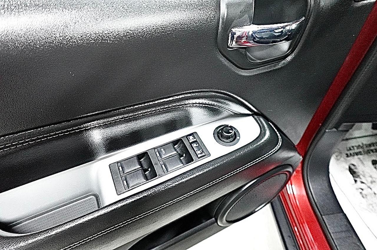 2016 Jeep Compass HIGH ALTITUDE ,ALL SERVICE RECORDS,ONE OWNER,4X4 Photo