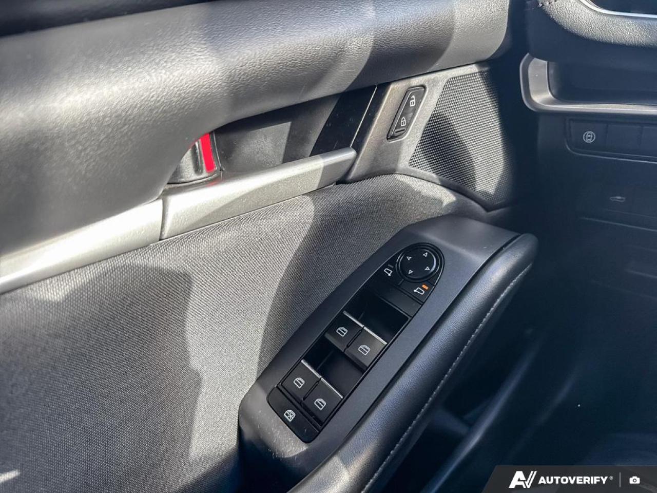 2019 Mazda MAZDA3 GX / NO ACCIDENTS / HTD SEATS / NAV / BLUETOOTH - Photo #13