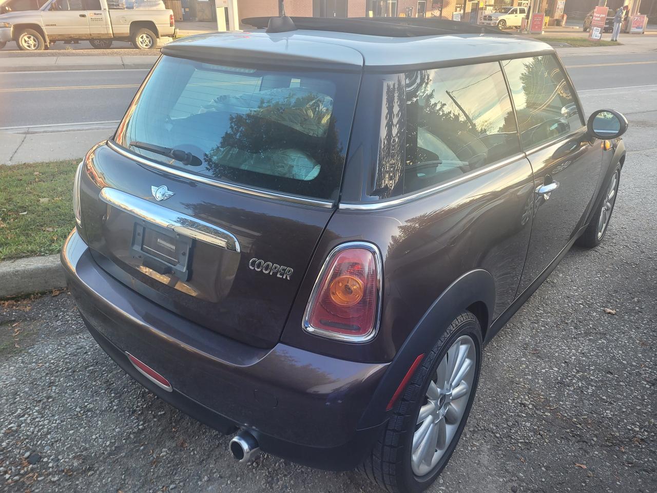 2010 MINI Cooper 2dr Cpe Mayfair Edition Clean CarFax Trade-ins OK! Photo3