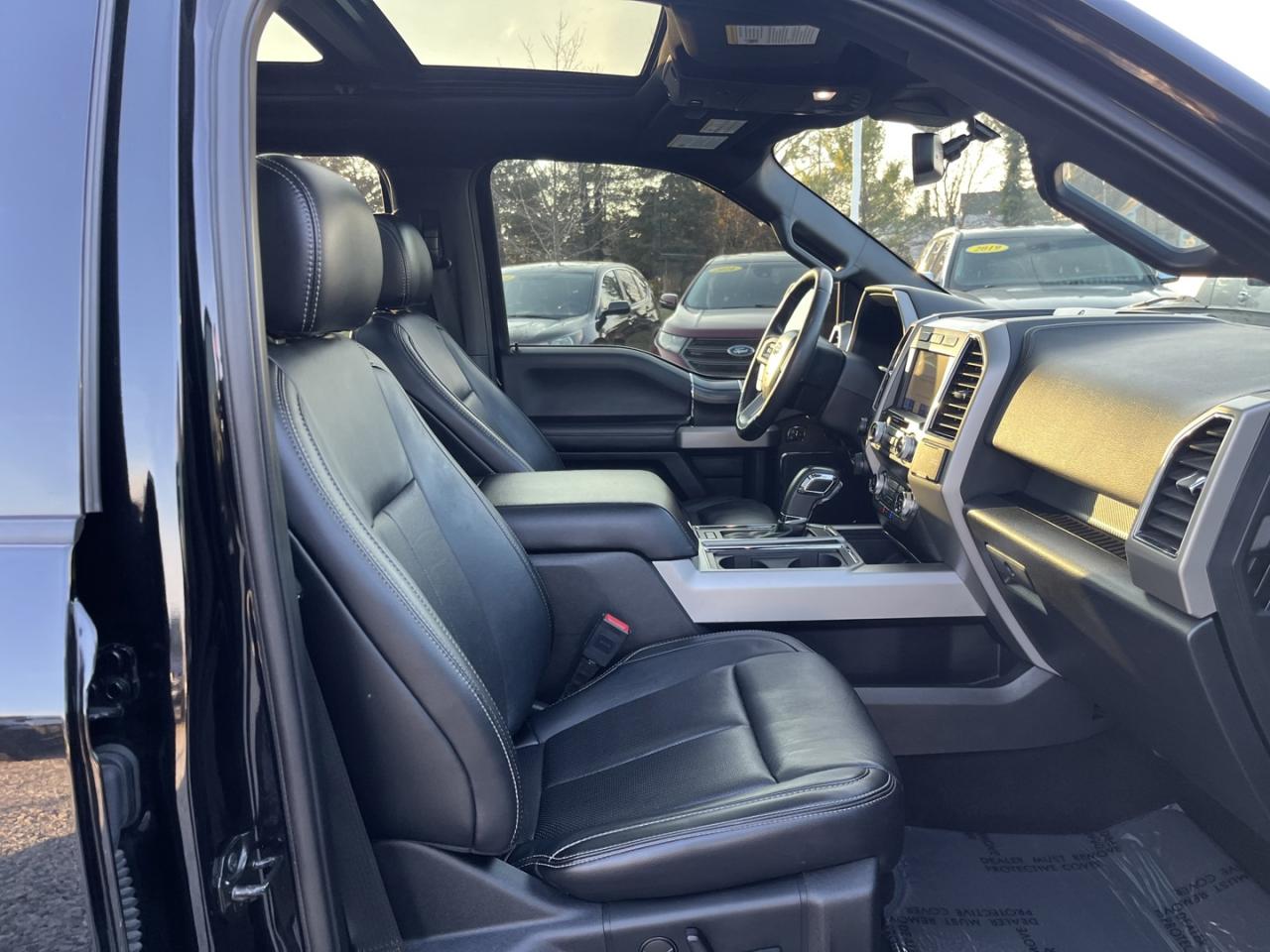 2019 Ford F-150 LARIAT ~NO ACCIDENTS~ Photo