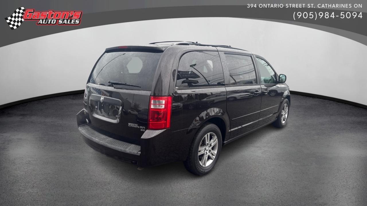2010 Dodge Grand Caravan SE Photo2